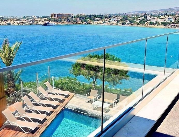 7 Bedrooms House / Villa in Coral Bay, Paphos