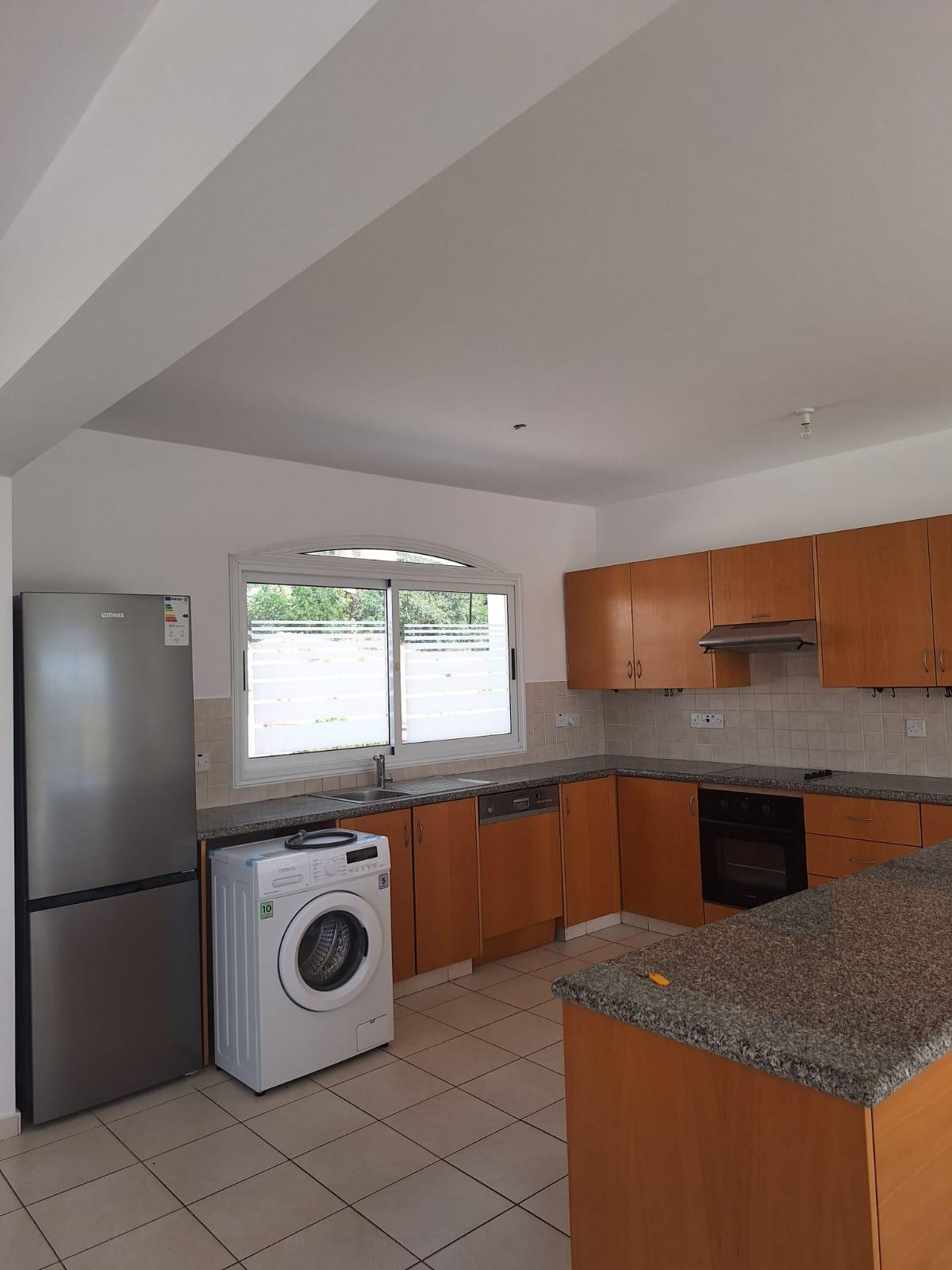 3 Bedrooms Apartment in Universal, Paphos