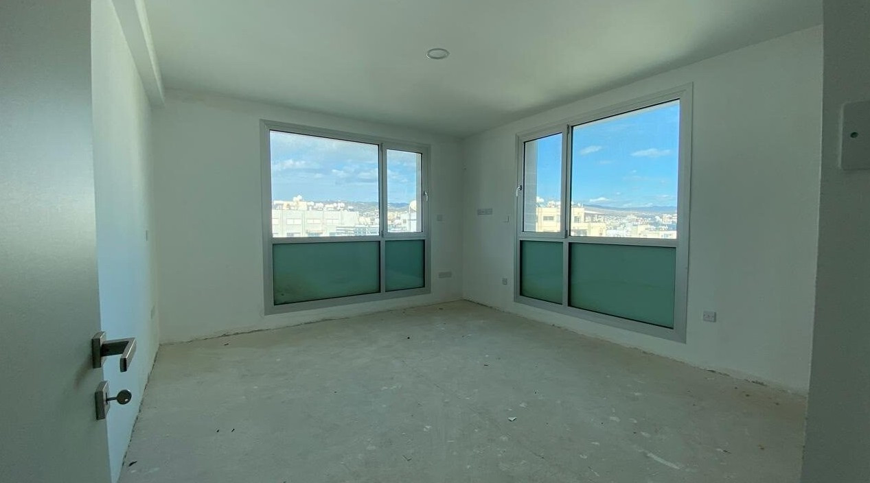 4 Bedrooms Apartment in Neapolis, Limassol