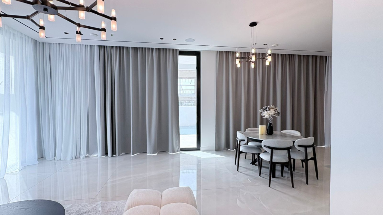 6 Bedrooms House / Villa in Agios Tychonas, Limassol