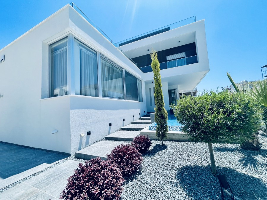 4 Bedrooms House / Villa in Geroskipou, Paphos