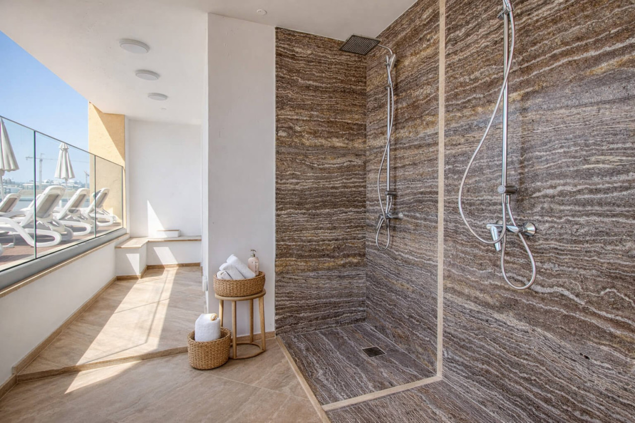 3 Bedrooms Apartment in Limassol Marina, Limassol