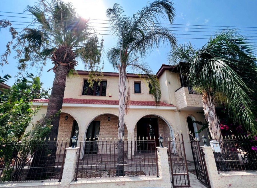 4 Bedrooms House / Villa in Oroklini, Larnaca