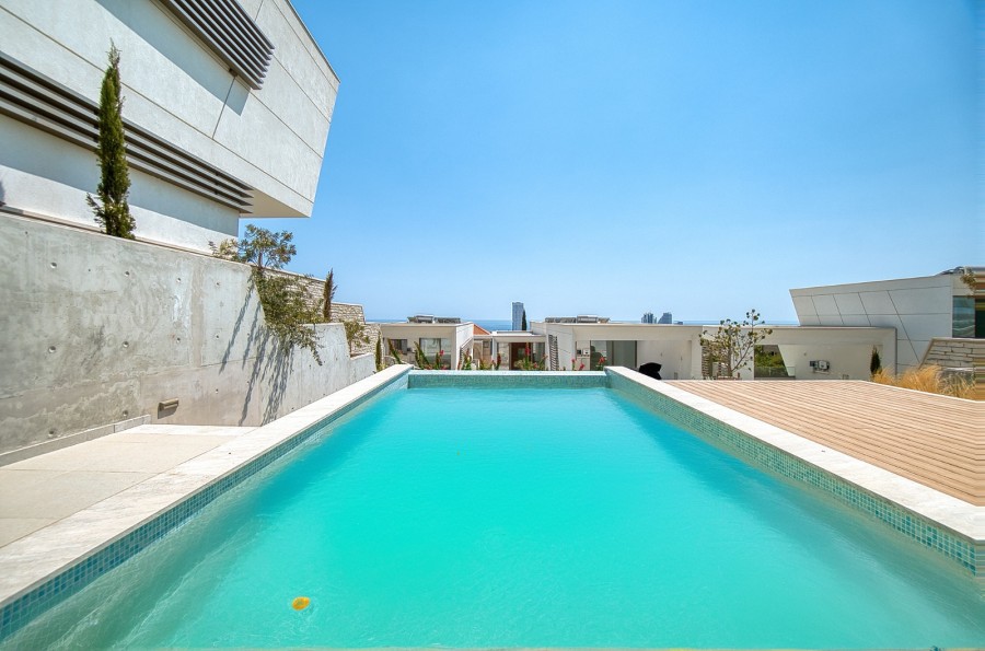 4 Bedrooms House / Villa in Mouttagiaka, Limassol