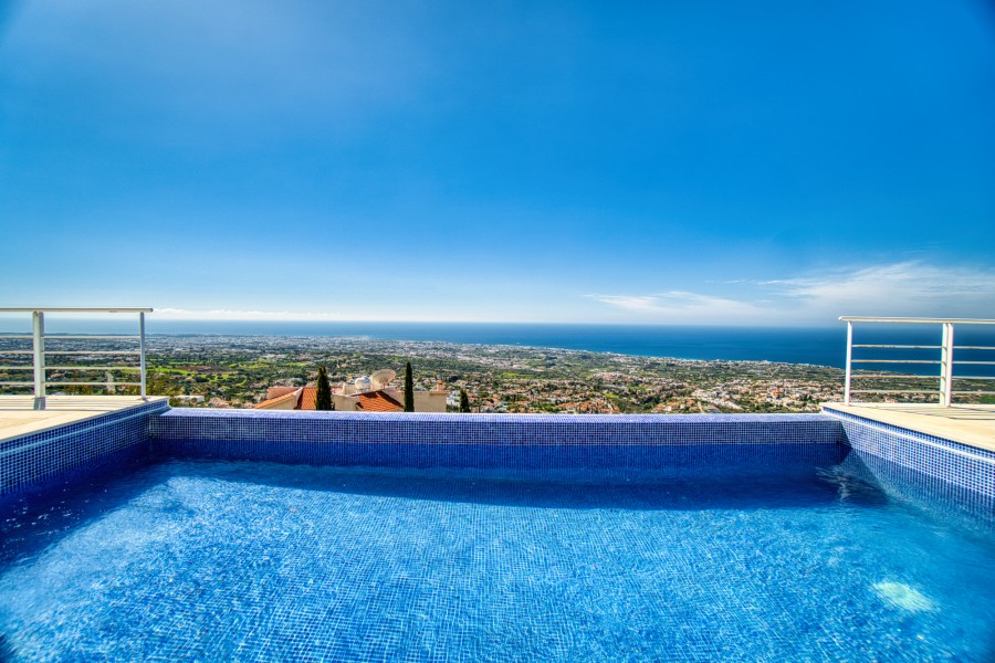 4 Bedrooms House / Villa in Tala, Paphos