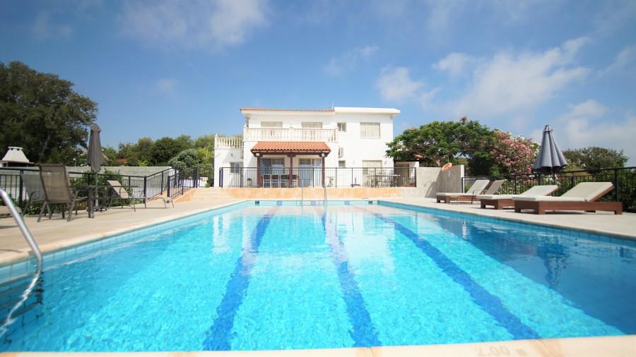 5 Bedrooms House / Villa in Kissonerga, Paphos