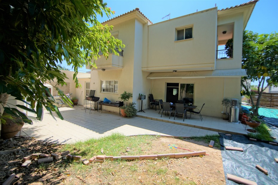 4 Bedrooms House / Villa in Linopetra, Limassol