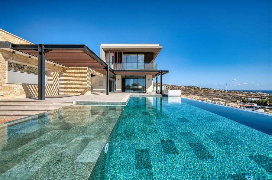 6 Bedrooms House / Villa in Mouttagiaka, Limassol