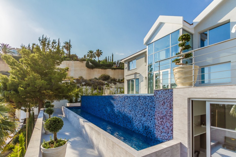 5 Bedrooms House / Villa in Agios Tychonas, Limassol