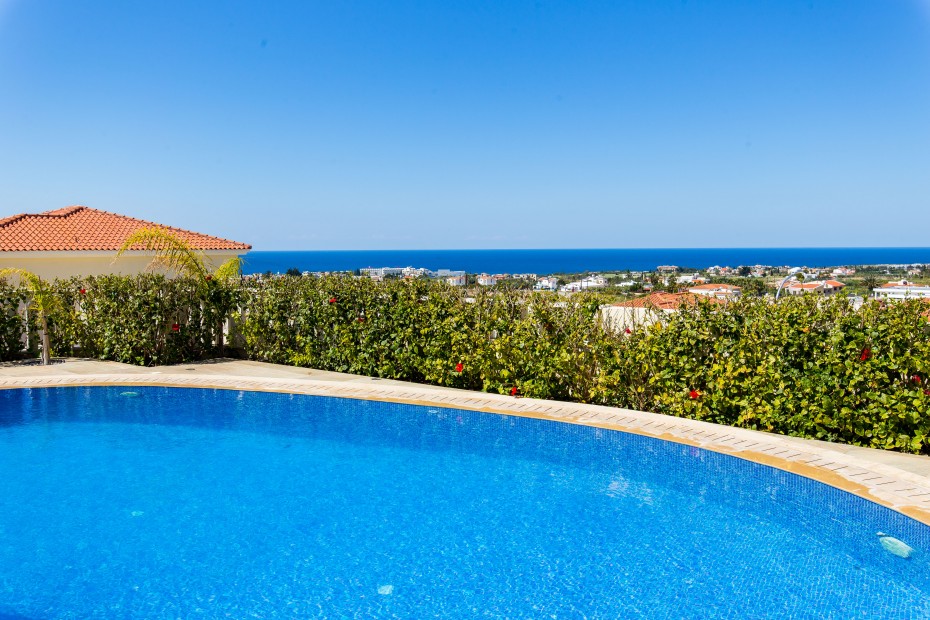 4 Bedrooms House / Villa in Peyia, Paphos