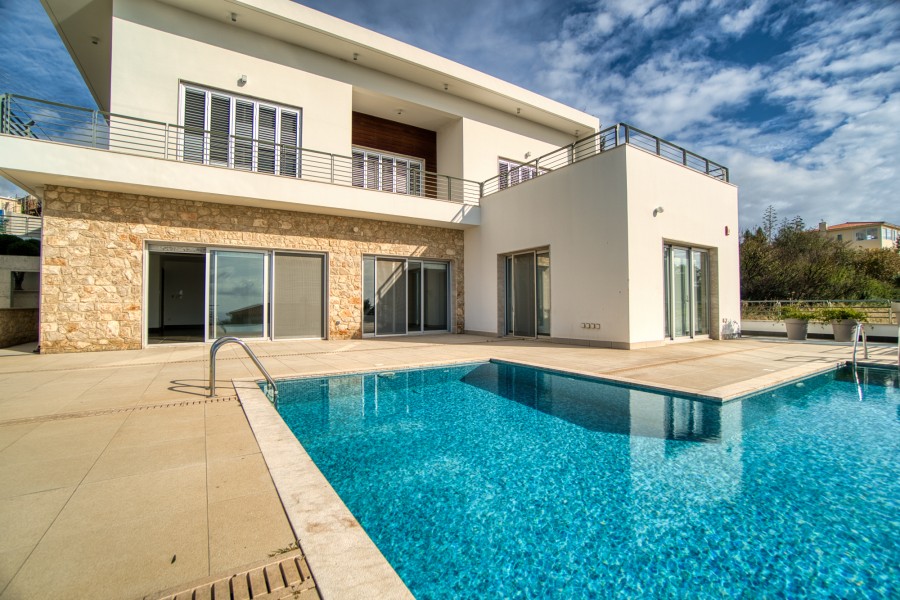 8 Bedrooms House / Villa in Mesa Chorio, Paphos