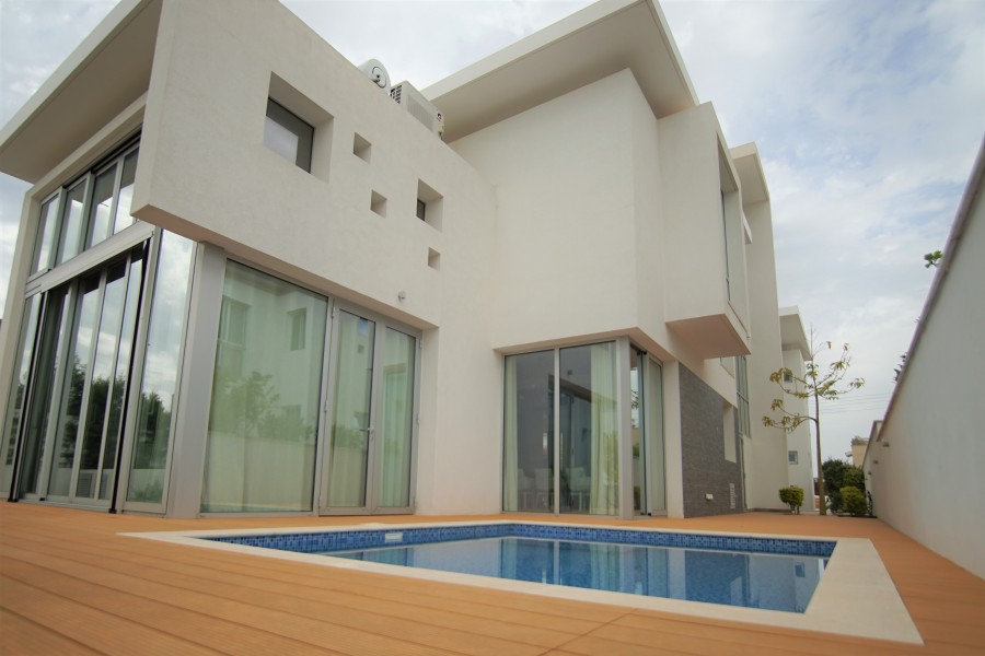 5 Bedrooms House / Villa in Chlorakas, Paphos