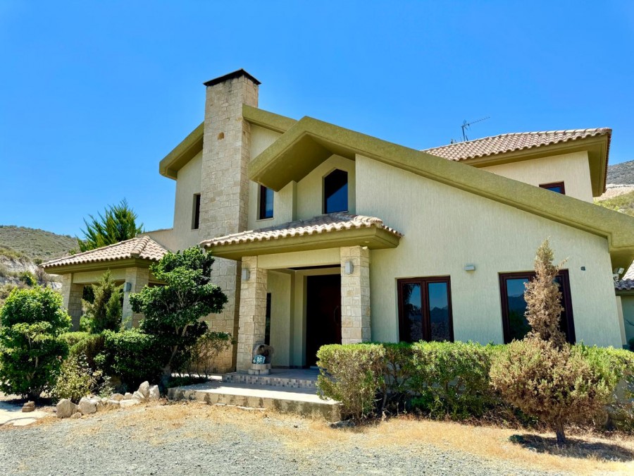 5 Bedrooms House / Villa in Akrounta, Limassol