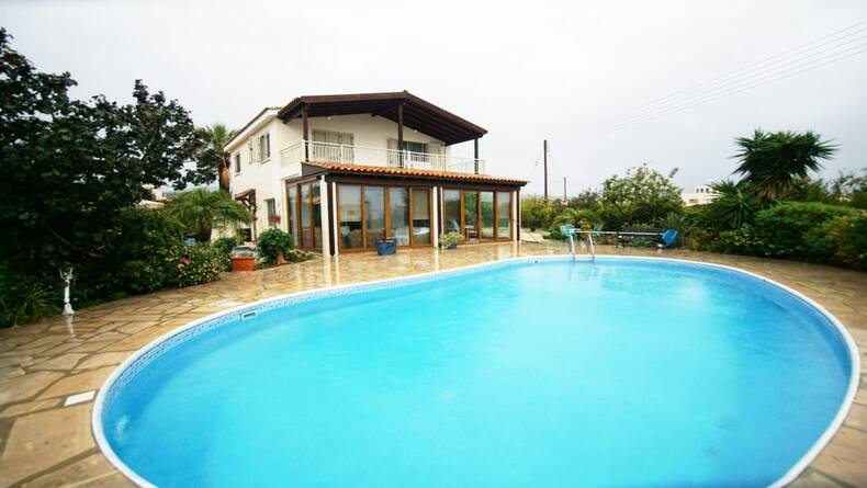 3 Bedrooms House / Villa in Peyia, Paphos