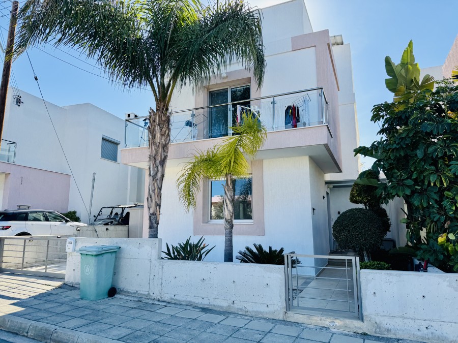 4 Bedrooms House / Villa in Anavargos, Paphos