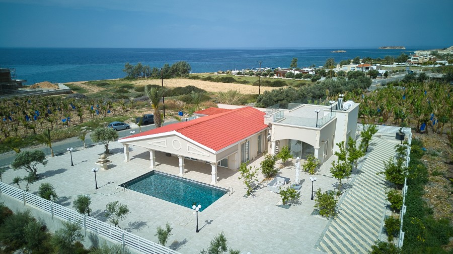 4 Bedrooms Bungalow in Peyia, Paphos