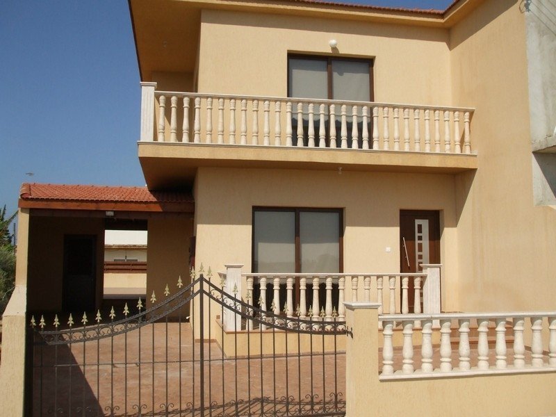 4 Bedrooms House / Villa in Pervolia, Larnaca