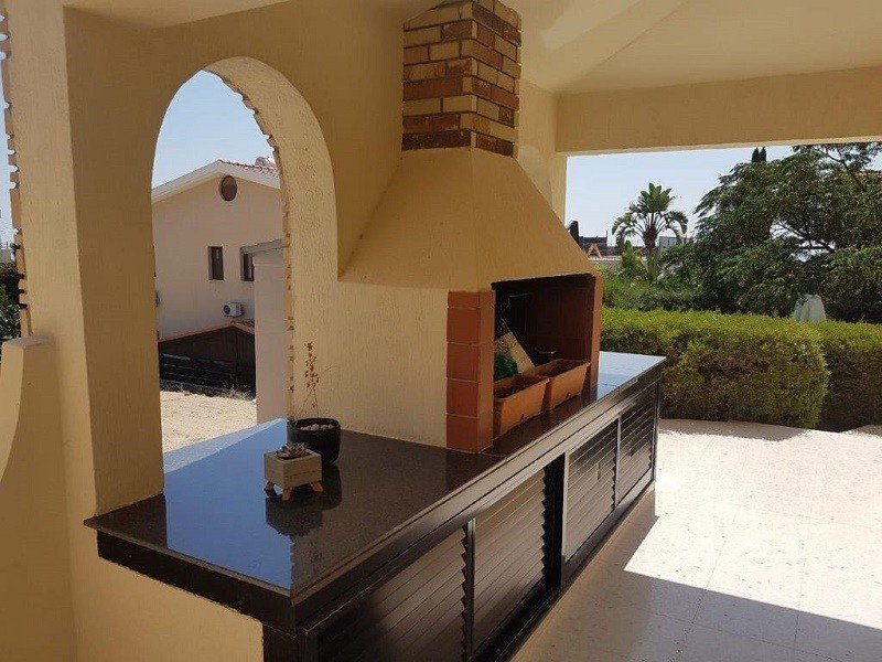 4 Bedrooms House / Villa in Laiki Lefkothea, Limassol