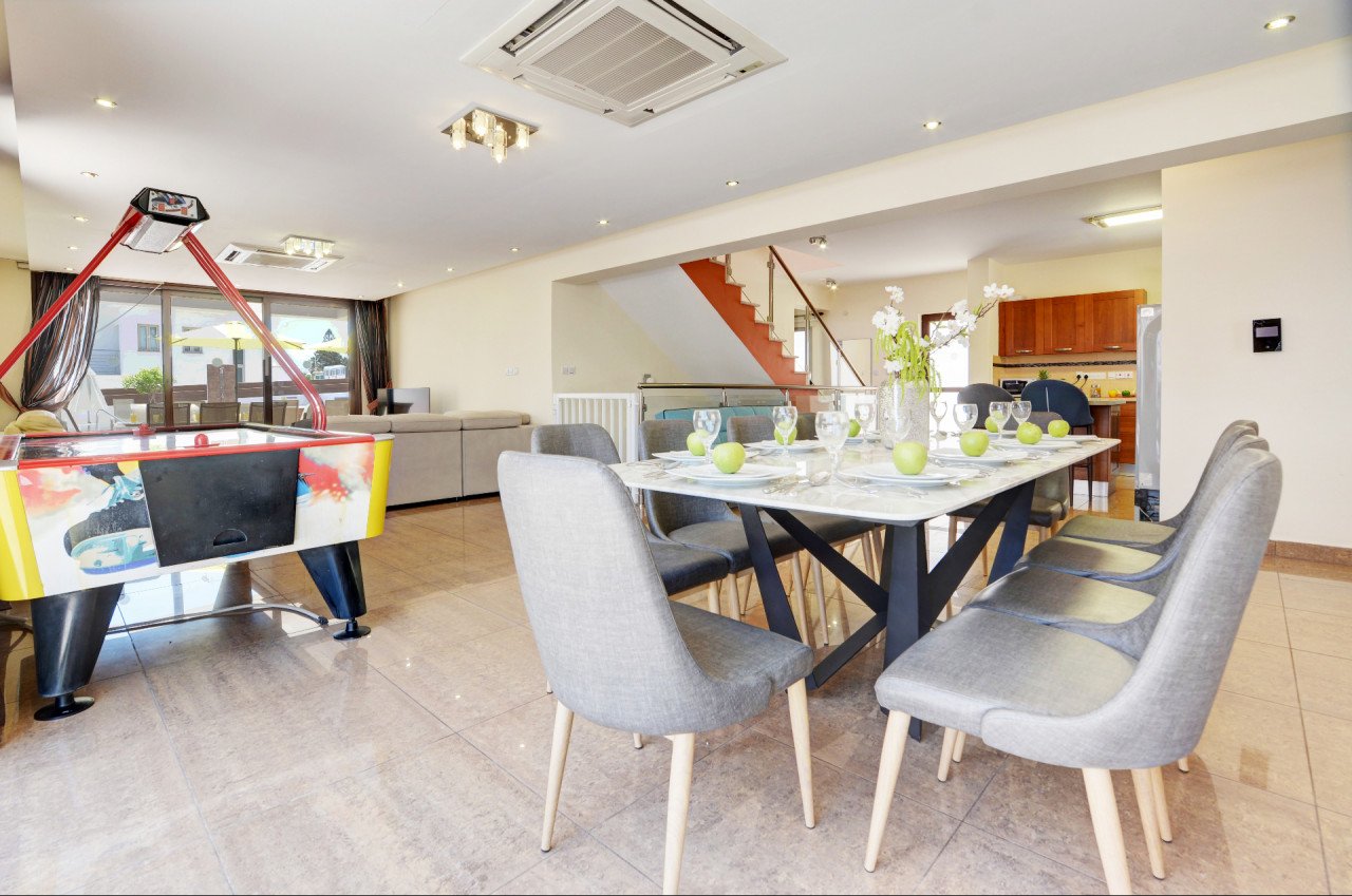 5 Bedrooms House / Villa in Protaras, Famagusta