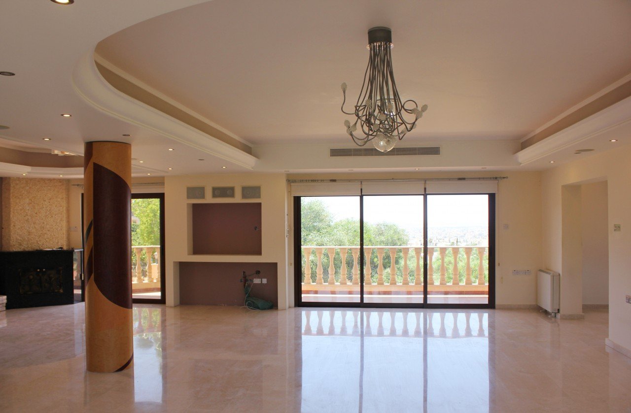 5 Bedrooms House / Villa in Agia Fyla, Limassol