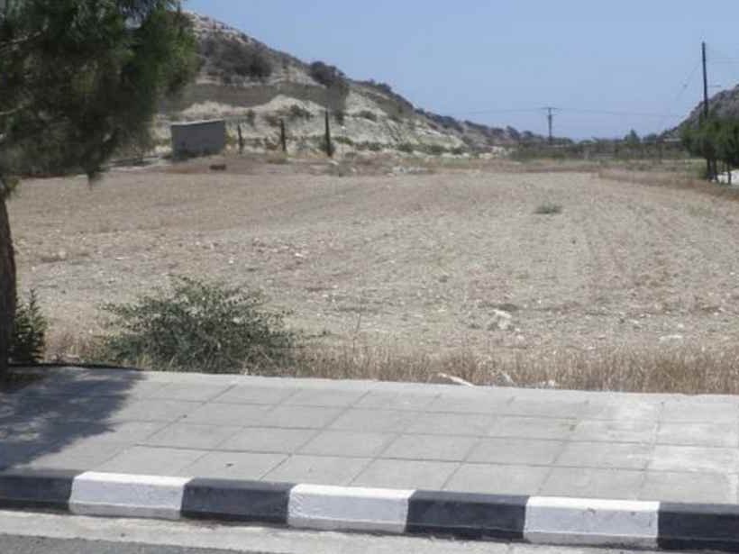 Land in Agios Tychonas, Limassol