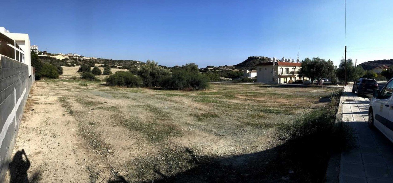 Land in Agios Tychonas, Limassol