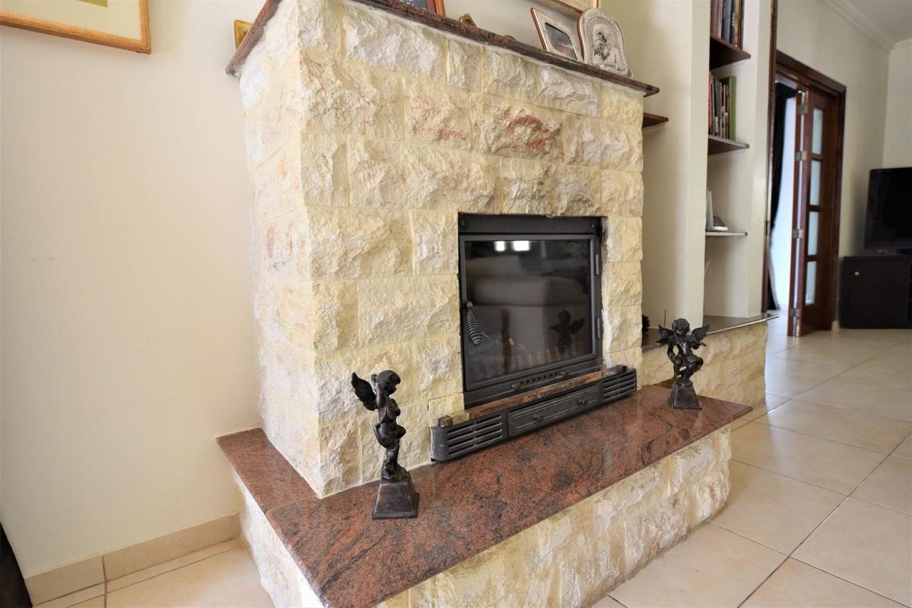 7 Bedrooms House / Villa in Oroklini, Larnaca