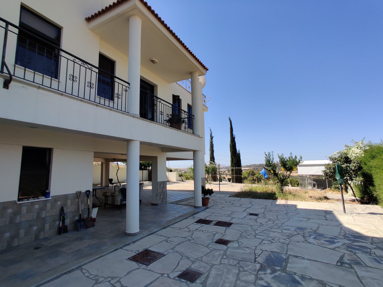 7 Bedrooms House / Villa in Kalavasos, Larnaca
