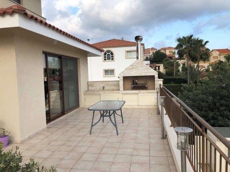 3 Bedrooms House / Villa in Agios Athanasios, Limassol