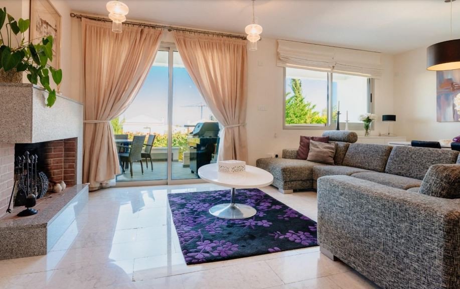 3 Bedrooms House / Villa in Agios Tychonas, Limassol