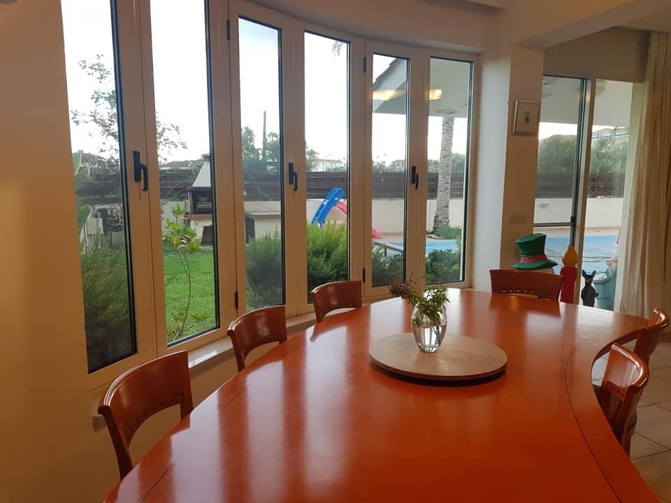 6 Bedrooms House / Villa in Latsia, Nicosia