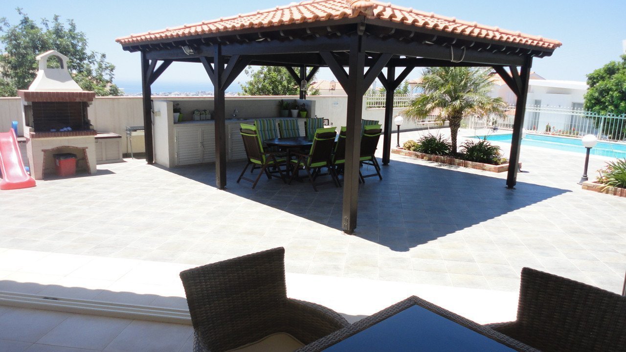5 Bedrooms House / Villa in Konia, Paphos
