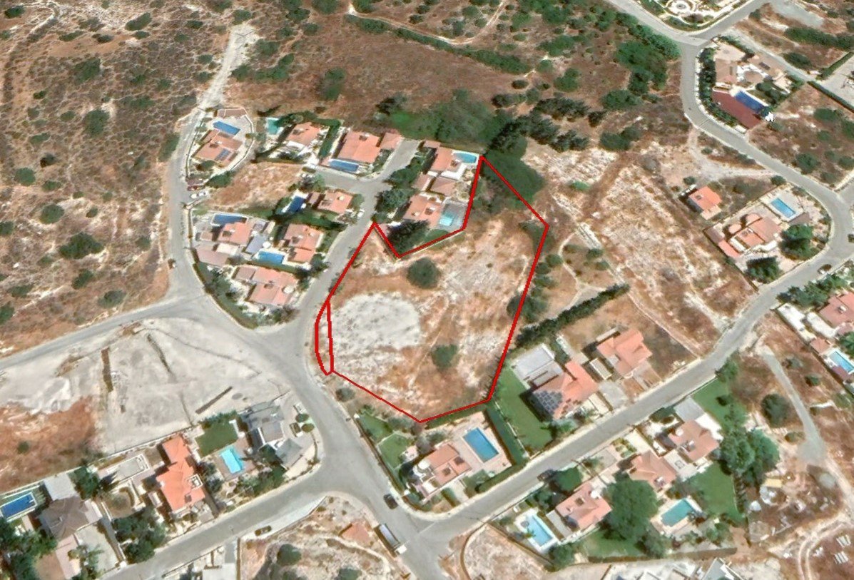 Land in Agios Tychonas, Limassol