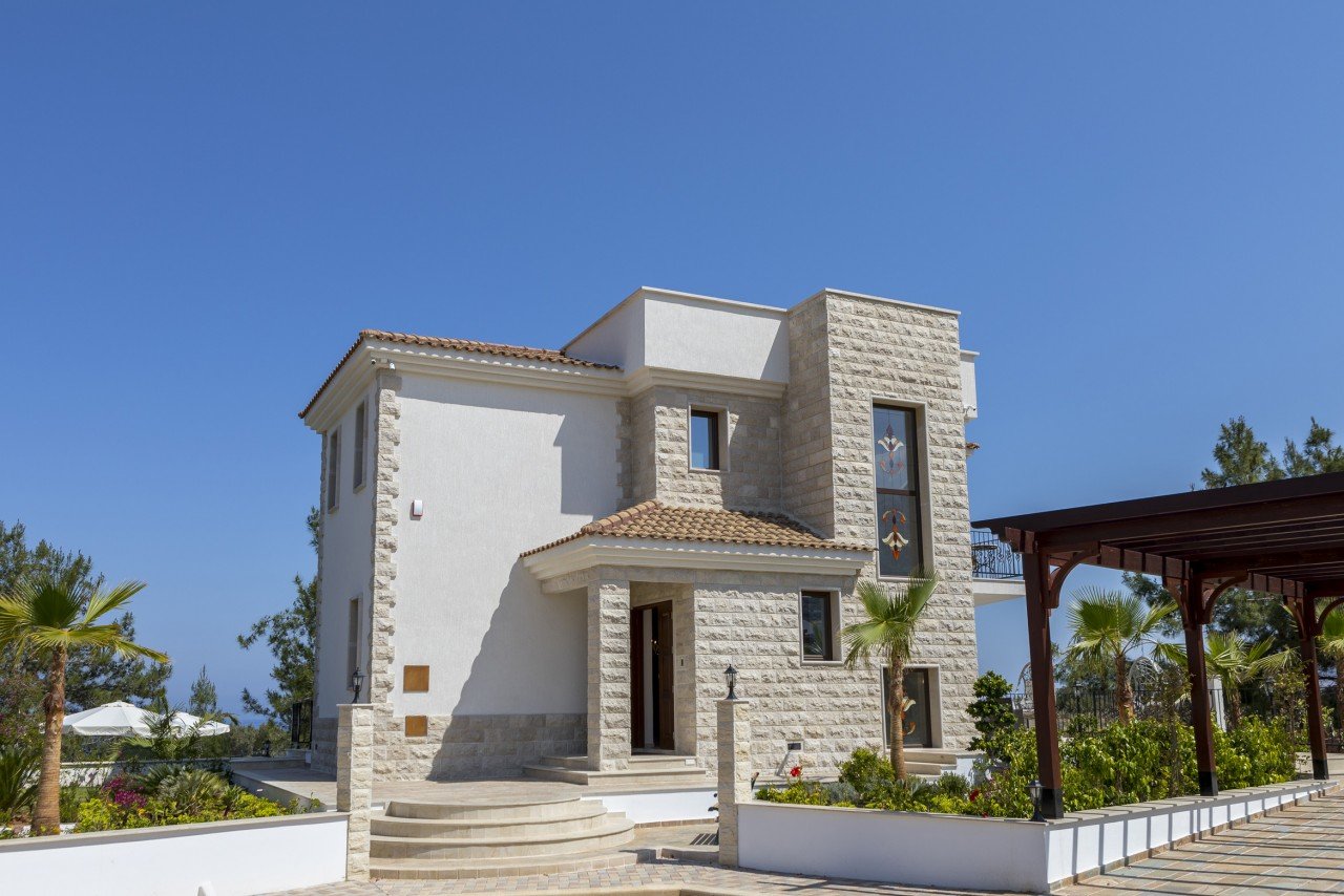 4 Bedrooms House / Villa in Argaka, Paphos