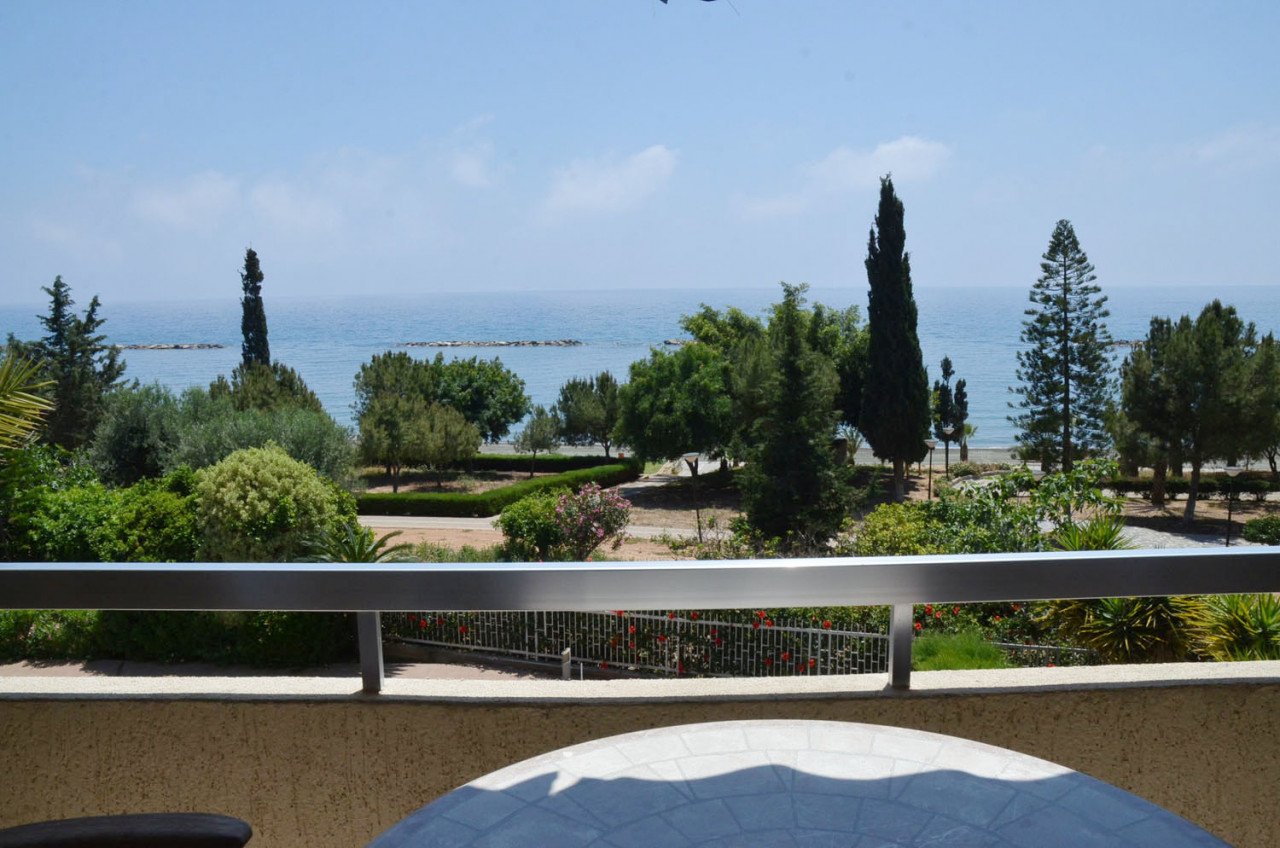 4 Bedrooms Apartment in Agios Tychonas, Limassol
