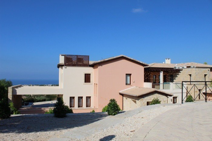 5 Bedrooms House / Villa in Aphrodite Hills, Paphos