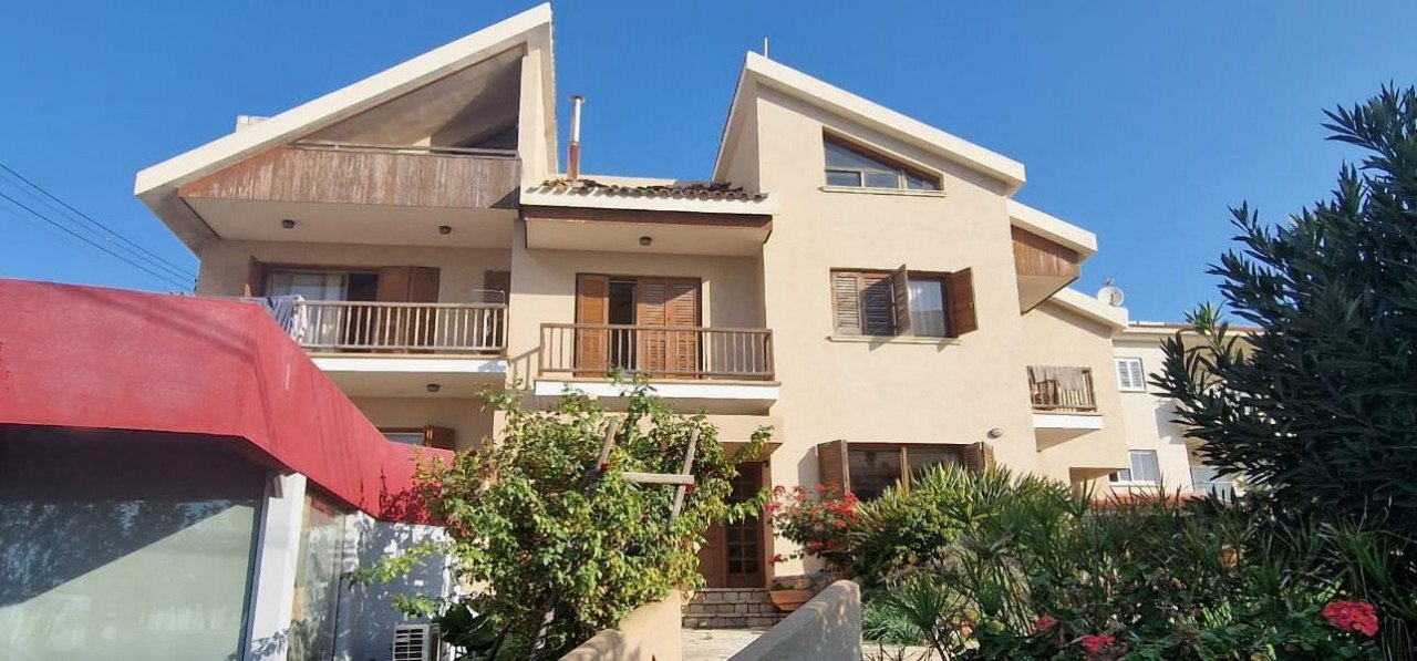 4 Bedrooms House / Villa in Panthea, Limassol
