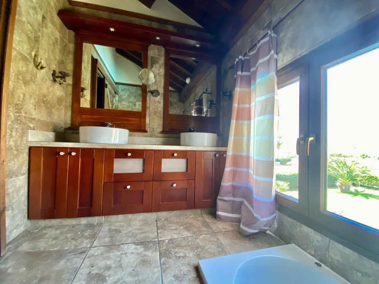 3 Bedrooms House / Villa in Strovolos, Nicosia