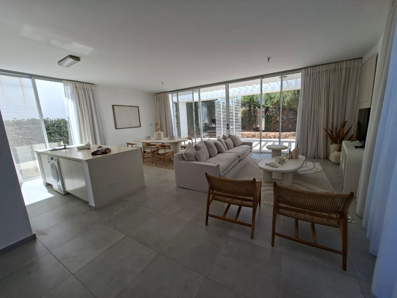 4 Bedrooms House / Villa in Coral Bay, Paphos