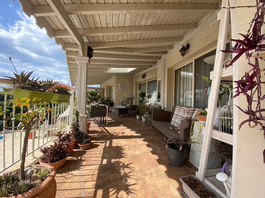 5 Bedrooms House / Villa in Kalogiri, Limassol