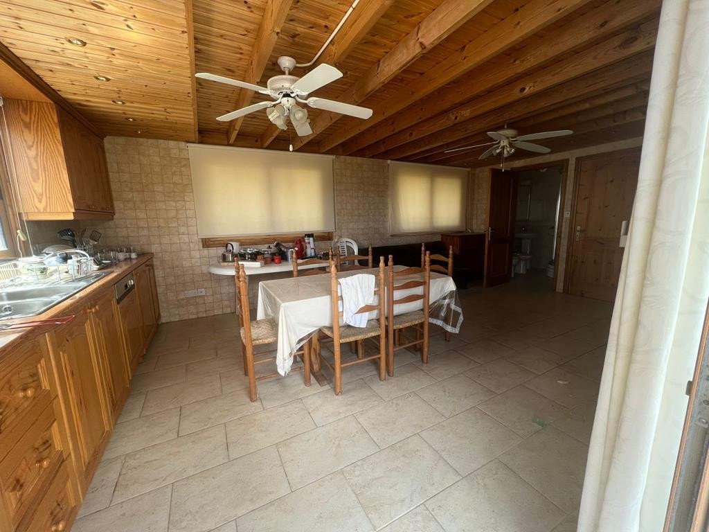 5 Bedrooms House / Villa in Apesia, Limassol