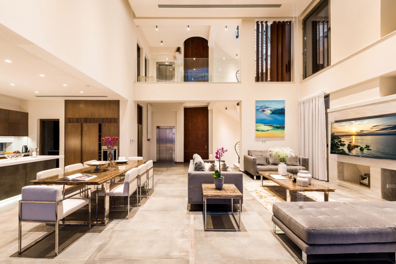 5 Bedrooms House / Villa in Chlorakas, Paphos