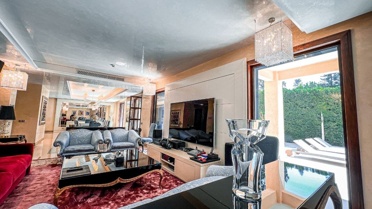 7 Bedrooms House / Villa in Saint Raphael Area, Limassol