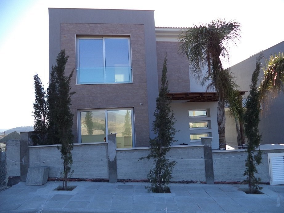 3 Bedrooms House / Villa in Moni, Limassol