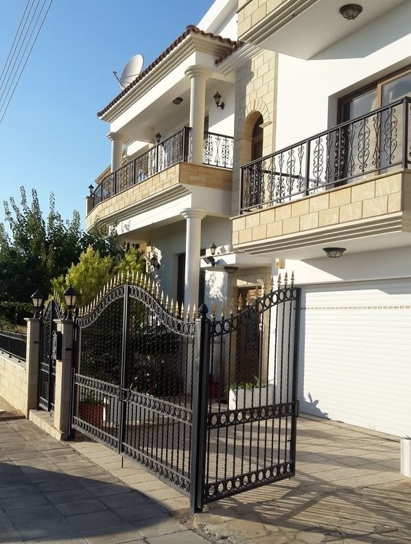 7 Bedrooms House / Villa in Emba, Paphos