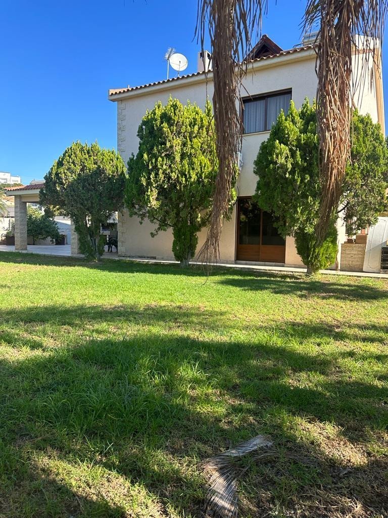 4 Bedrooms House / Villa in Agios Athanasios, Limassol