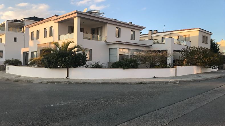 5 Bedrooms House / Villa in Paphos, Paphos