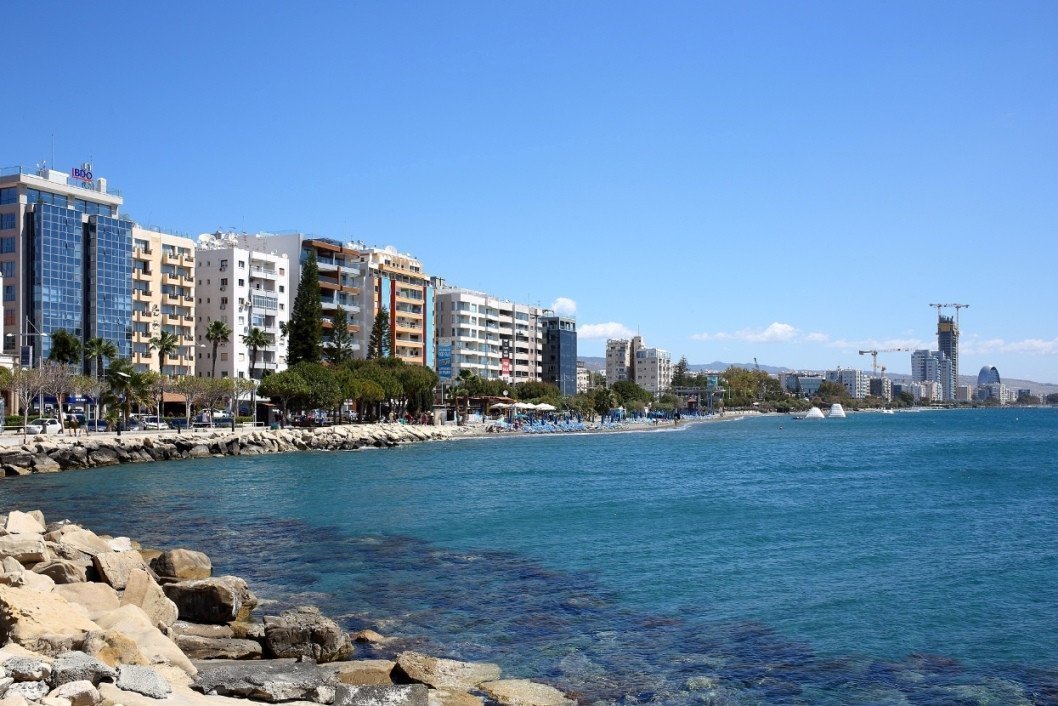3 Bedrooms Apartment in Molos, Limassol