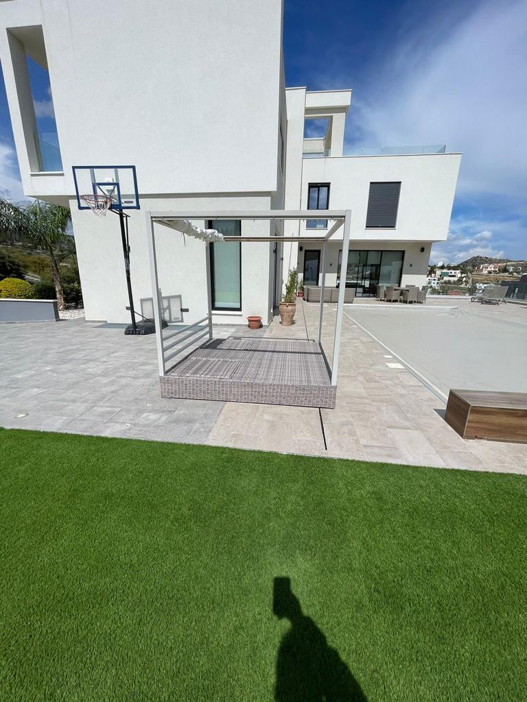 4 Bedrooms House / Villa in Agios Athanasios, Limassol