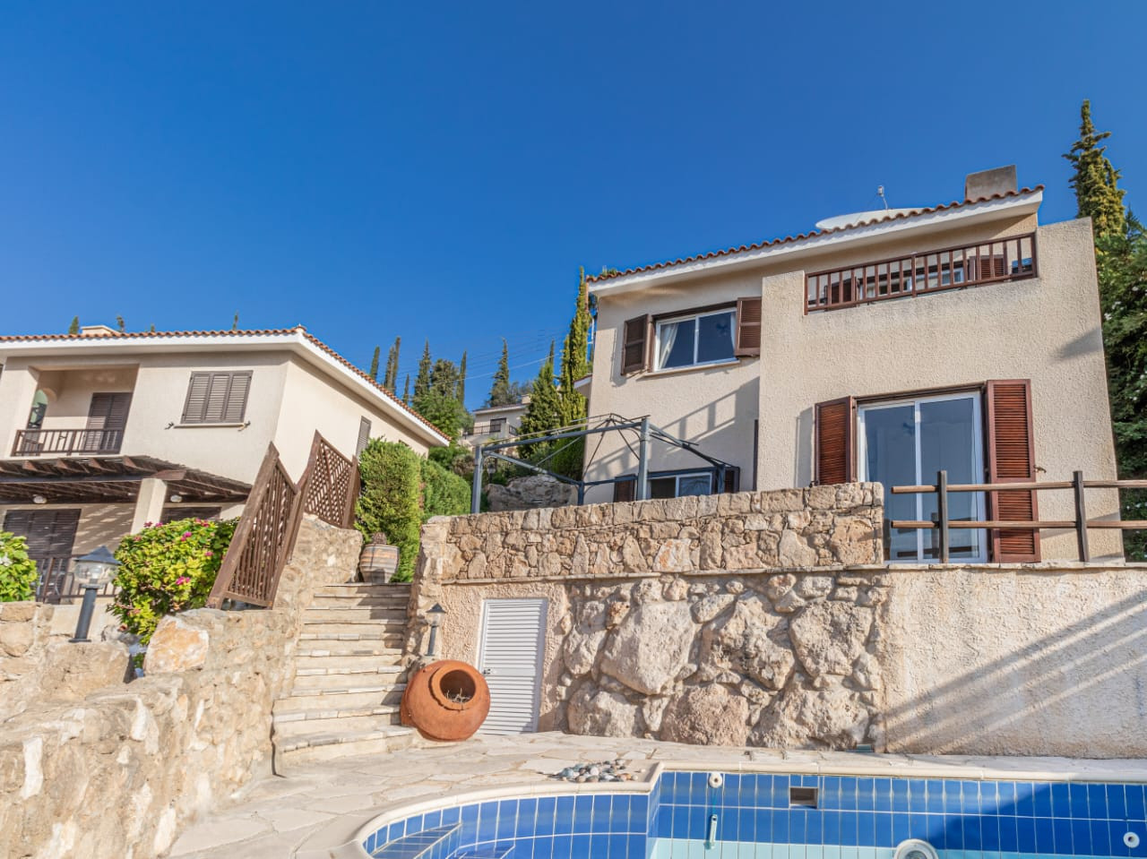 2 Bedrooms House / Villa in Kamares, Paphos